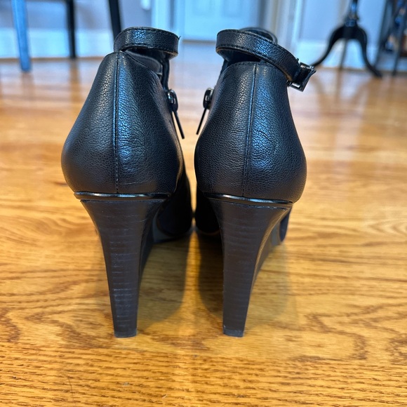 Pelle Moda Black Wedge Booties - Picture 3 of 8